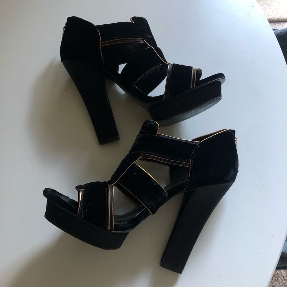 Tory Burch Carsonie Black Velvet Gold Trim High Heels  Shoes Size 9.5